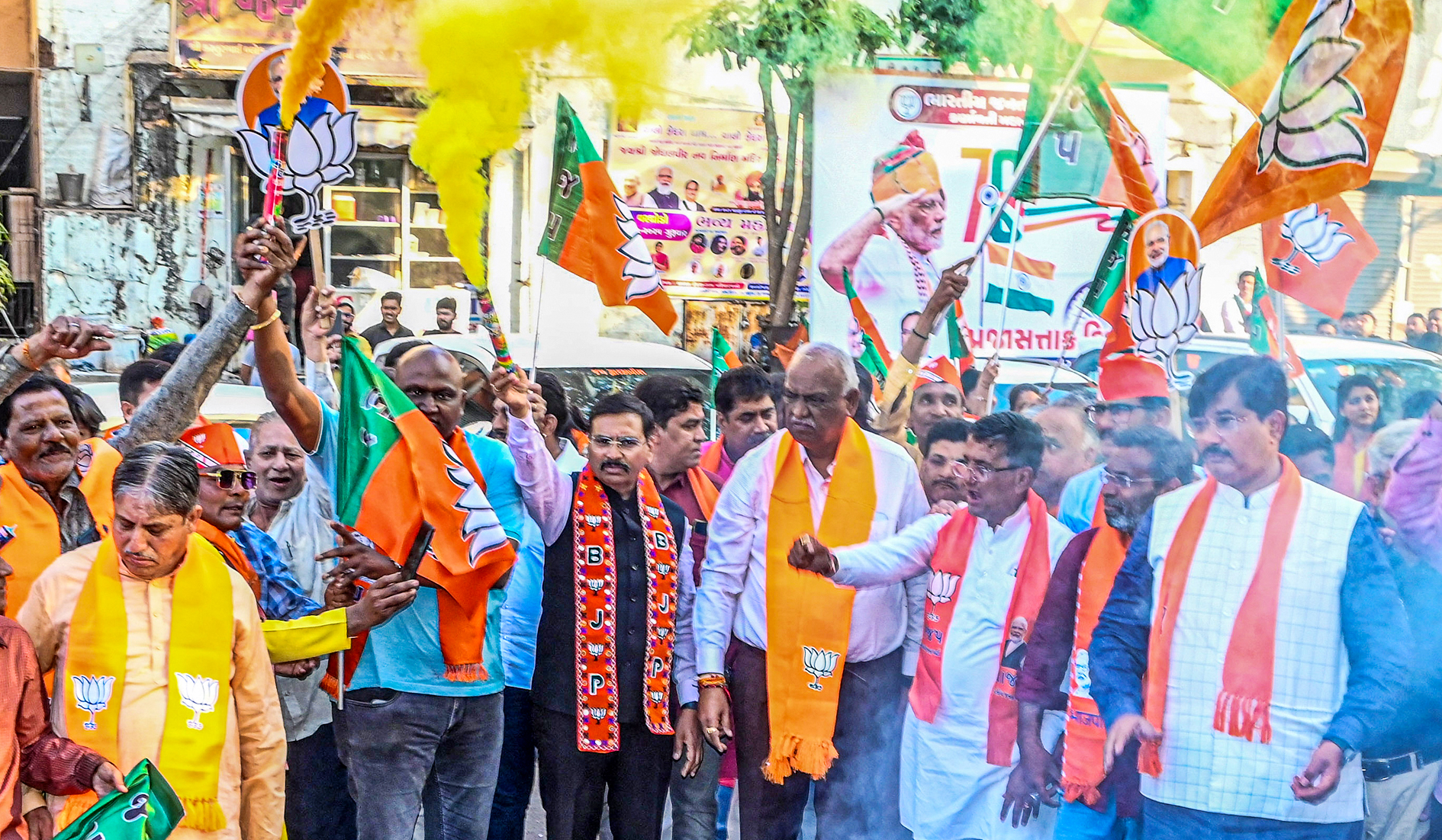 <div class="paragraphs"><p>دہلی میں جیت کے بعد بی جے پی کا جشن / آئی اے این ایس</p></div>