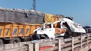 جبل پور: مہا کمبھ سے لوٹ رہی ٹریولر گاڑی کو ٹرک نے کچلا، 7 افراد کی موت، متعدد زخمی