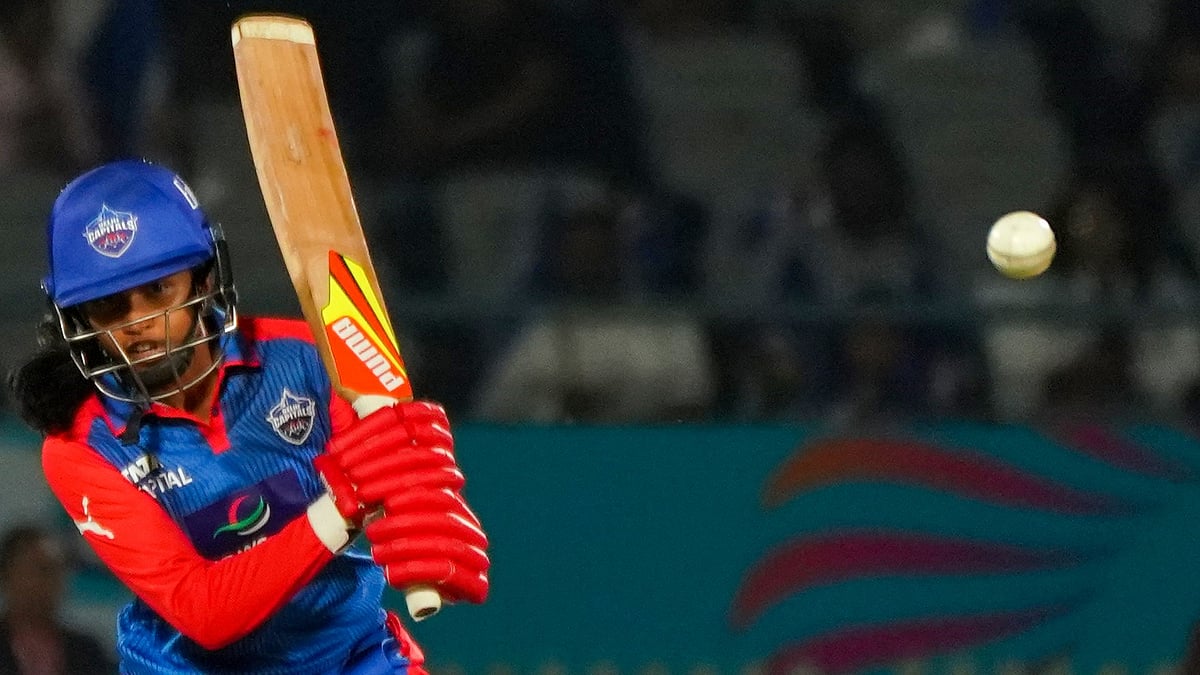 دہلی کیپٹلس نے ممبئی انڈینس کو دو وکٹوں سے ہرایا