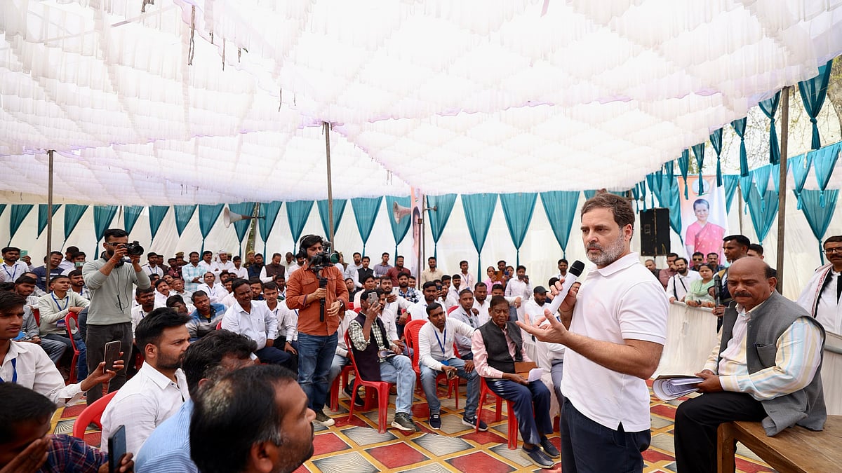 <div class="paragraphs"><p>رائے بریلی میں طلبا سے خطاب کرتے ہوئے راہل گاندھی، تصویر @INCIndia</p></div>