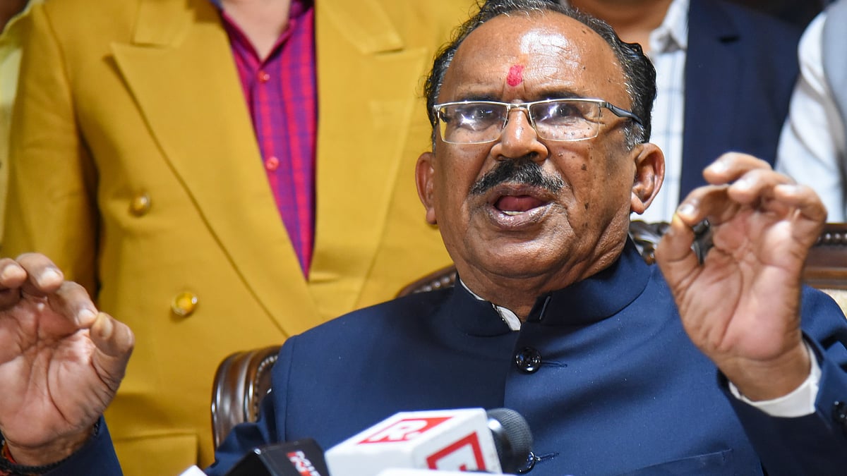 راجستھان کے اسپیکر ناراض نظر آئے ’کوئی موبائل چارج کرنے لگا'، چار ارکان اسمبلی کے آئی پیڈ ٹوٹے‘