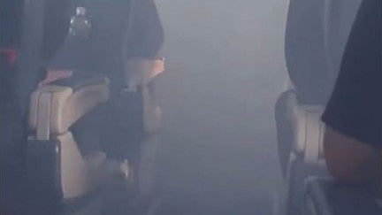 اڑتے طیارہ کے کیبن میں اچانک بھر گیا دھواں، 99 مسافروں کو لے جا رہے ڈیلٹا ایئرلائنس کی اٹلانٹا میں ہوئی ایمرجنسی لینڈنگ