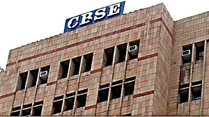 سی بی ایس سی دسویں بورڈ کے امتحانات سال میں دو بار ہوں گے، نئی پالیسی 2026 سے لاگو ہوگی