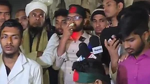 بنگلہ دیش میں میڈیکل طلبہ کا احتجاج، 'ڈاکٹر' کا لقب محدود کرنے کا مطالبہ