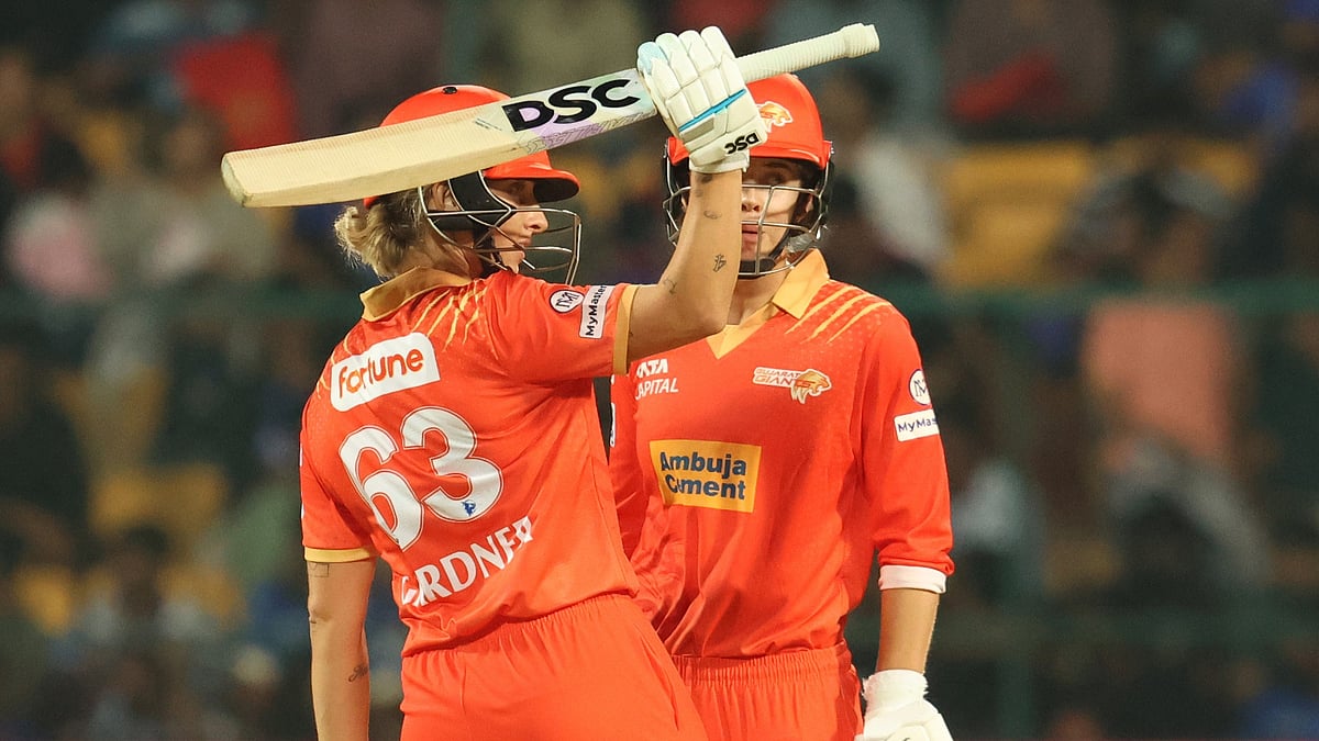 گجرات جائنٹس نے رائل چیلنجرز بنگلورو کو چھ وکٹ سے شکست دی