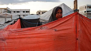 ماہِ رمضان میں بھی اسرائیل کی بے رحمی جاری، غزہ کے لیے اشیاء کی سپلائی پر روک لگا دی، حملے میں 4 فلسطینی شہید