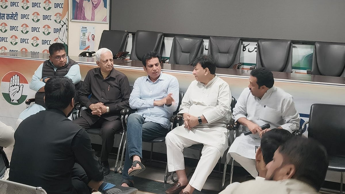 <div class="paragraphs"><p>بلاک سطح پر میٹنگ کے دوران دہلی پردیش کانگریس کمیٹی کے صدر دیویندر یادو</p></div>