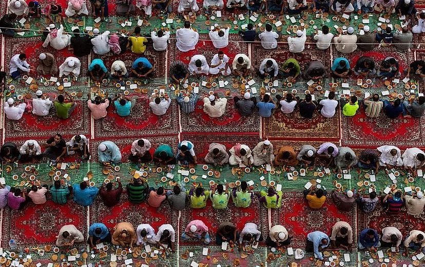 مسجد نبوی اور حرم مکی میں افطار کا کس طرح ہوتا ہے انتظام!... نعمت تیمی