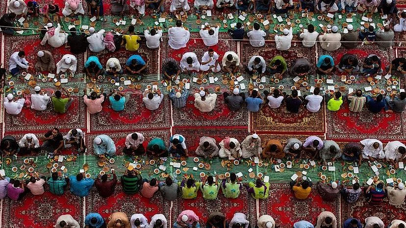 <div class="paragraphs"><p>مکہ میں افطار کا منظر، تصویر ’ایکس‘&nbsp;<a href="https://x.com/i_penwoman_">@i_penwoman_</a></p></div>