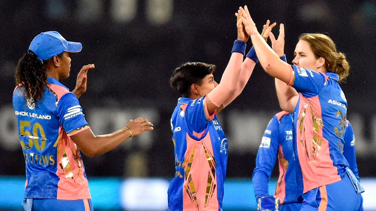 ممبئی انڈینس نے یوپی واریئرز کو چھ وکٹوں سے ہرا یا