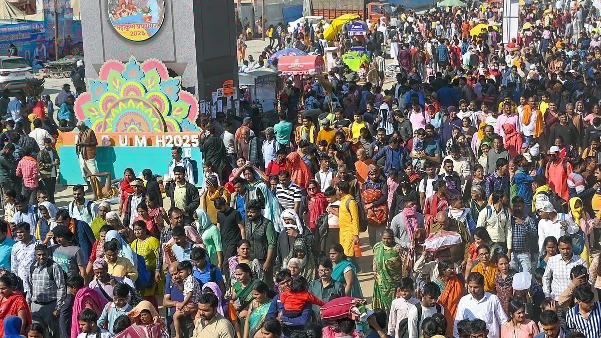 مہا کمبھ کے دوران ایک شخص سے 60 لاکھ روپے مالیت کے 90 موبائل فون برآمد!