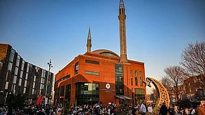 یورپ میں مسلمان: مذہبی شناخت، چیلنجز اور رمضان کی اہمیت