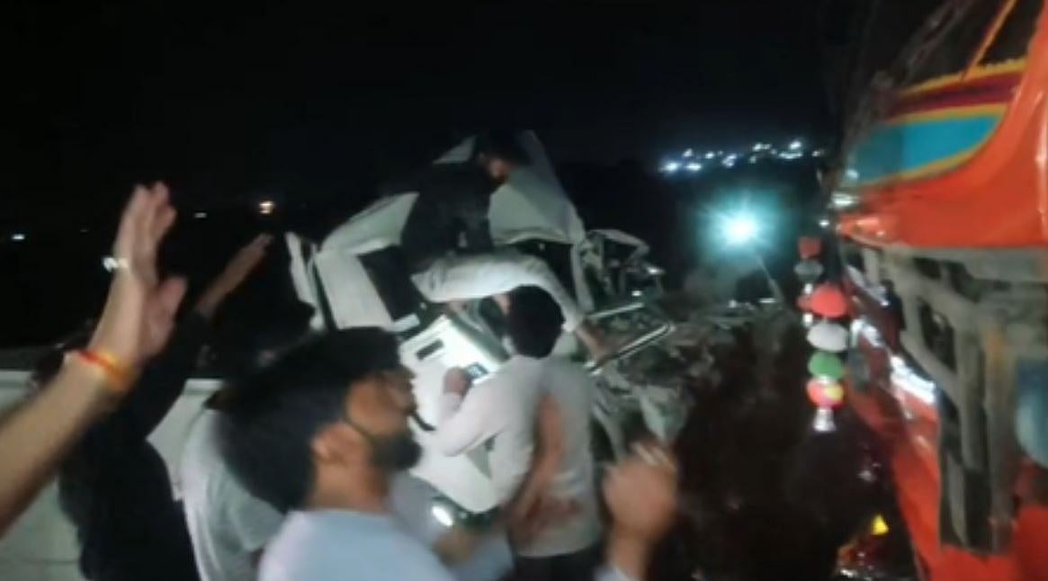 مدھیہ پردیش میں خوفناک سڑک حادثہ، ٹینکر کی ٹکر سے سات افراد ہلاک