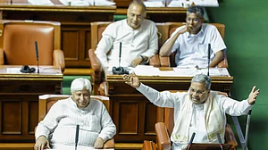 کرناٹک: مسلم ٹھیکیداروں کے لیے 4 فیصد کوٹا، وزرا اور ارکان اسمبلی کی تنخواہوں میں دگنا اضافہ