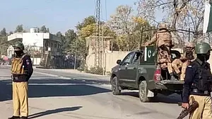 پاکستان: خیبر پختونخوا میں فوج کے ساتھ جھڑپ میں 10 عسکریت پسند ہلاک، ایک کیپٹن جان بحق