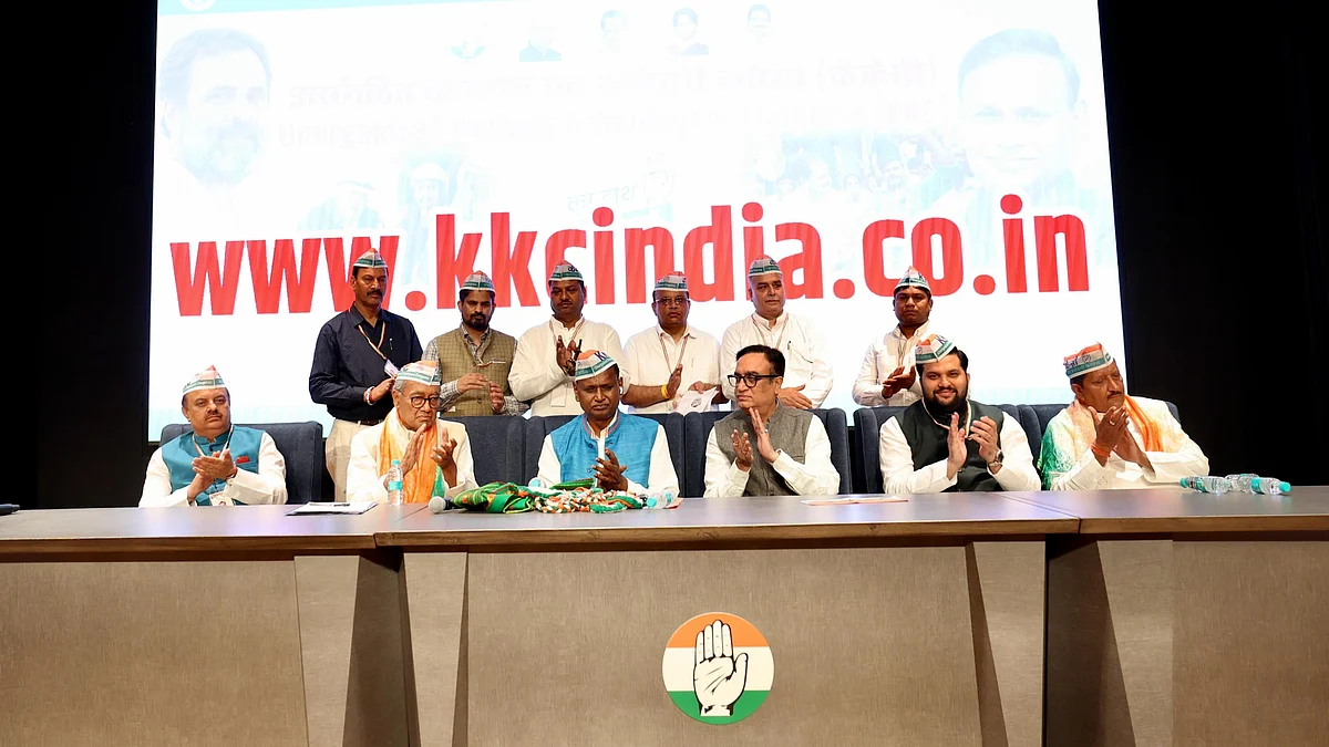 <div class="paragraphs"><p>غیر منظم کامگار و ملازم کانگریس کے قومی سمیلن کا منظر، تصویر <a href="https://x.com/INCIndia">@INCIndia</a></p></div>