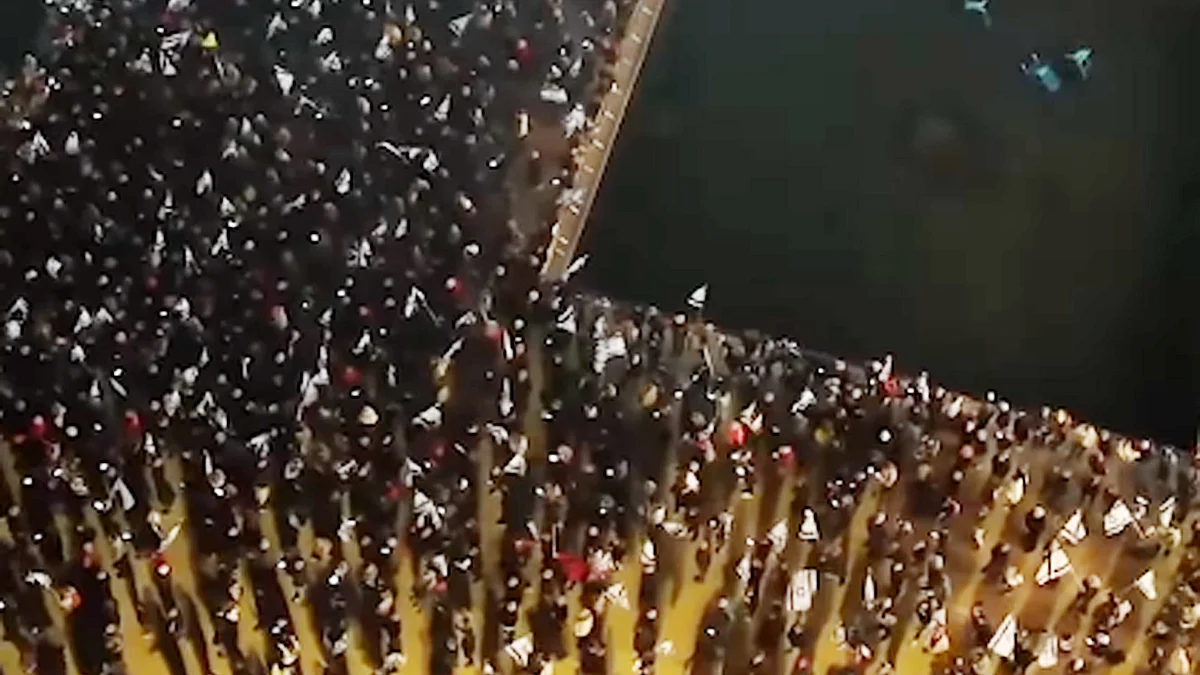 <div class="paragraphs"><p>ہزاروں کی تعداد میں مظاہرہ کرتے ہوئے اسرائیلی / ویڈیو گریب</p></div>