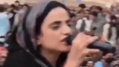 کون ہیں مہرنگ بلوچ، جنھوں نے پاکستانی حکومت کا تخت ہلا کر رکھ دیا؟