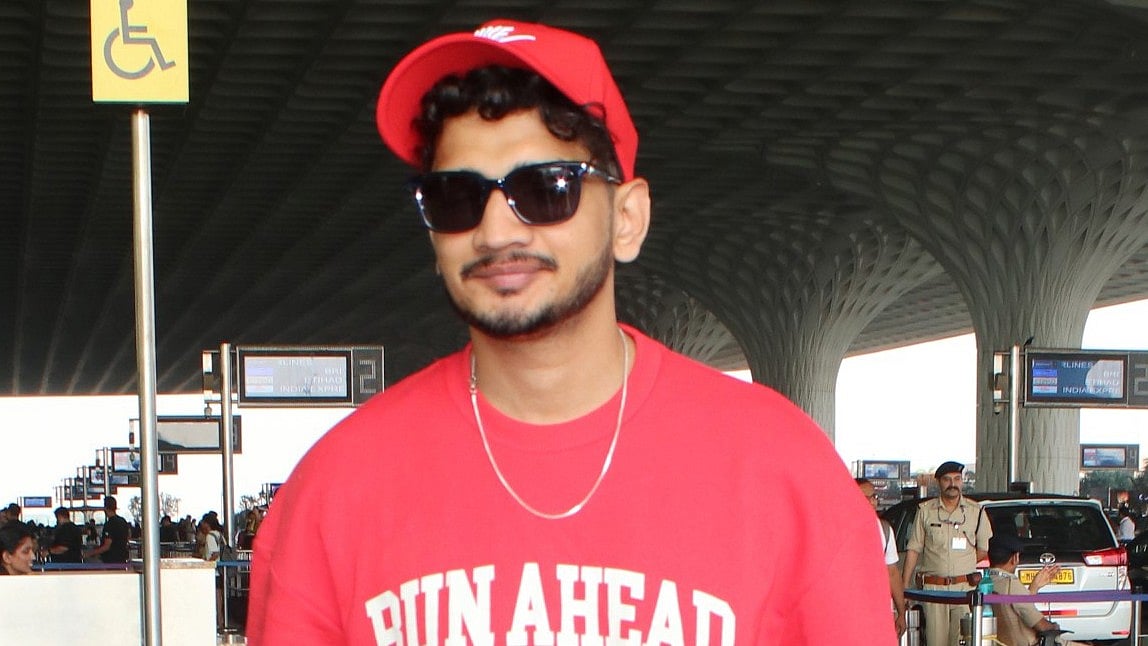 ’ہندوستان کی سڑکوں پر کیا اب کوئی تہوار نہیں ہوگا‘؟: منور فاروقی نے حکم پر اٹھائے سوال