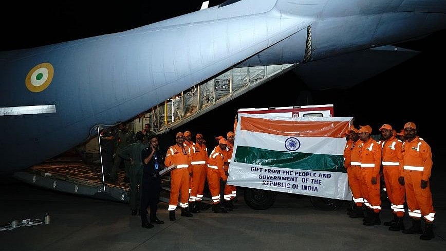 میانمار میں تباہی کا خوفناک منظر، ہندوستان نے مدد کے لیے ہاتھ بڑھایا، 15 ٹن راحتی اشیاء بھیجی