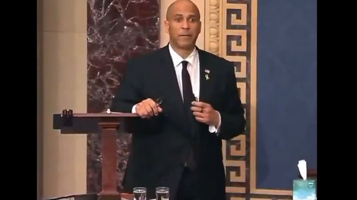 امریکی سینیٹ میں ٹرمپ کی پالیسیوں کے خلاف ڈیموکریٹک پارٹی کے سینیٹر کوری بوکر نے مسلسل 25 گھنٹے تقریر کر تاریخ رقم کر دی