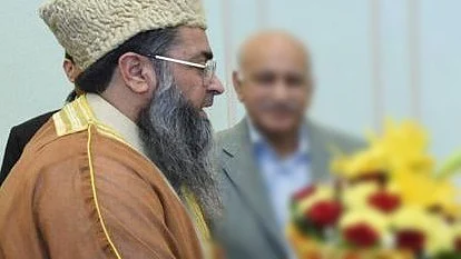 <div class="paragraphs"><p>امام عمیر احمد الیاسی، تصویر سوشل میڈیا</p></div>