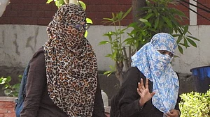 دہلی میں گرمی کی لہر کی وارننگ، لوگوں کو گرمی سے بچنے کا مشورہ