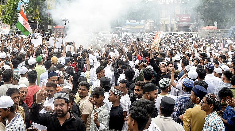 <div class="paragraphs"><p>وقف ترمیمی قانون کے خلاف مظاہرہ، تصویر سوشل میڈیا</p></div>