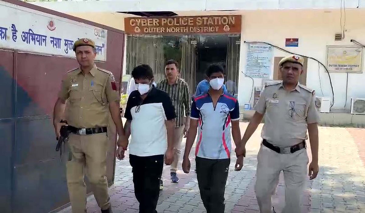 دہلی میں سستی ایئرلائن ٹکٹ کا جھانسہ دے کر لوگوں کو لوٹنے والے دو سائبر مجرم گرفتار