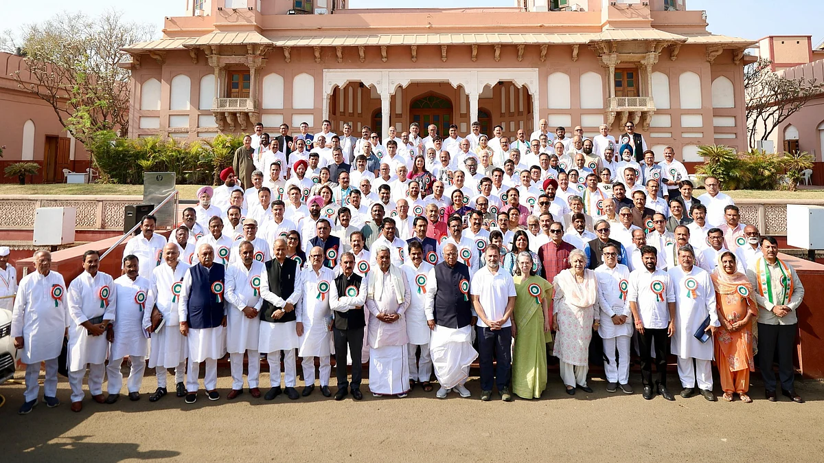 احمد آباد نیشنل کنونشن: کانگریس نے بی جے پی کے قلعہ میں گھس کر بڑی جنگ کا کیا آغاز... ڈاکٹر سوربھ باجپئی
