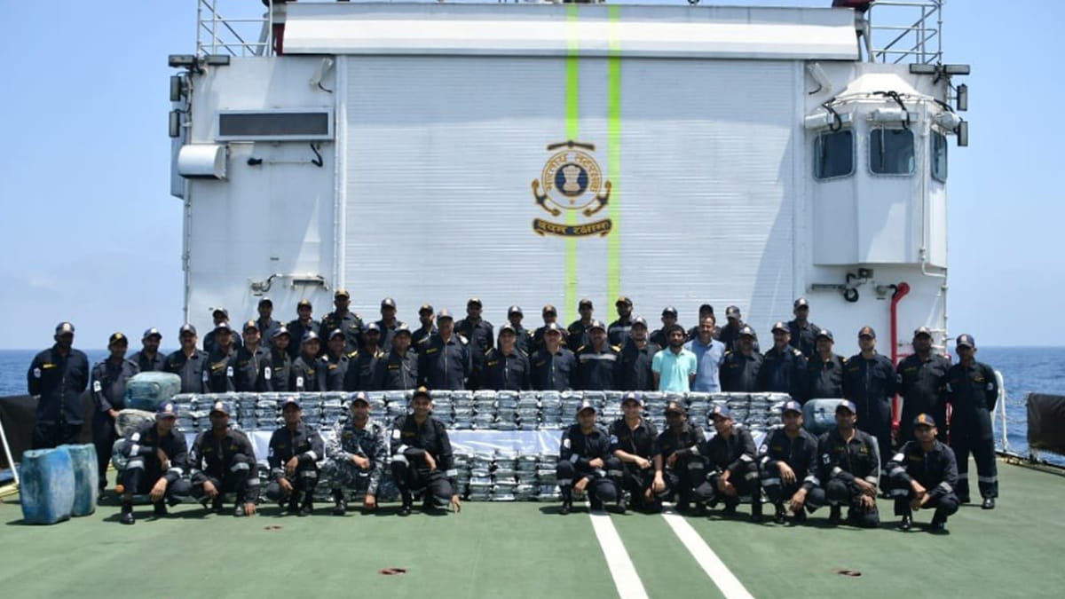 <div class="paragraphs"><p>تصویر <a href="https://x.com/IndiaCoastGuard">@IndiaCoastGuard</a></p></div>