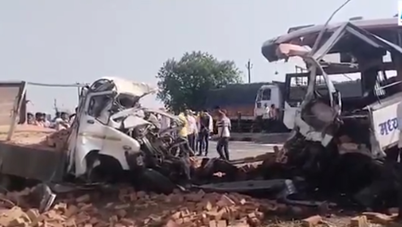 <div class="paragraphs"><p>بلڈھانا سڑک حادثے کاخوفناک منظر/ویڈیو گریب</p></div>