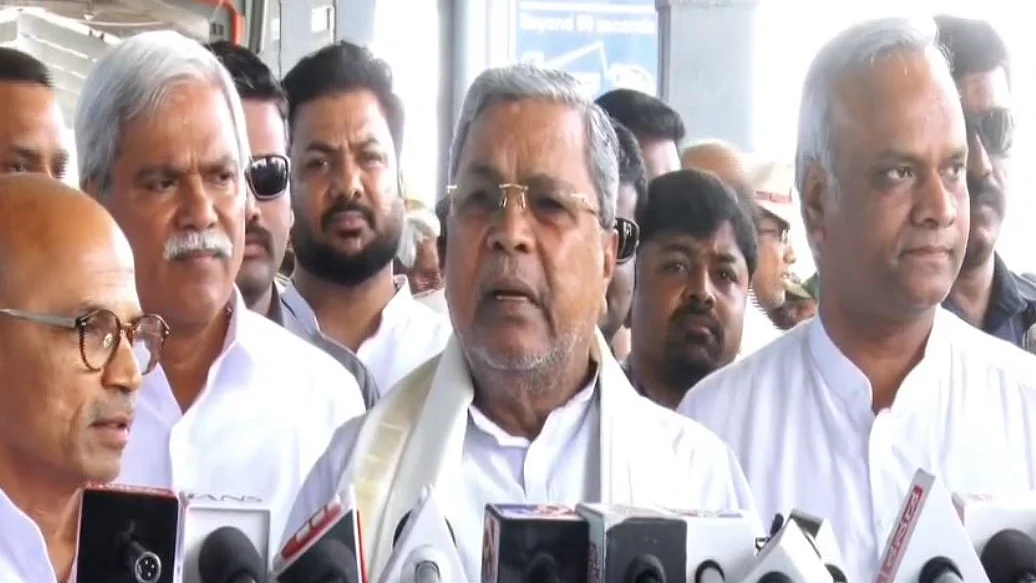 <div class="paragraphs"><p>سوشل میڈیا</p></div>