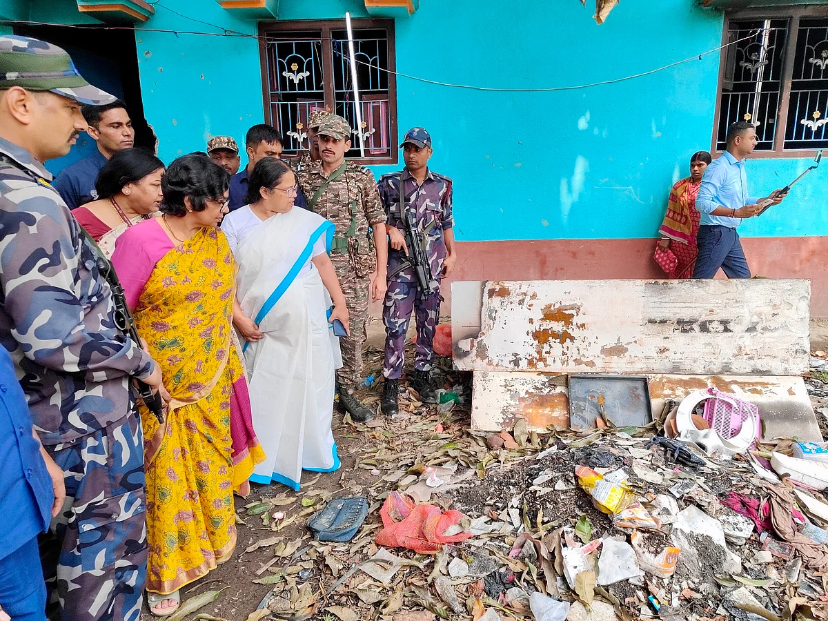 مرشدآباد میں پُرتشدد واقعات: فرقہ وارانہ تصادم یا سیاسی سازش؟