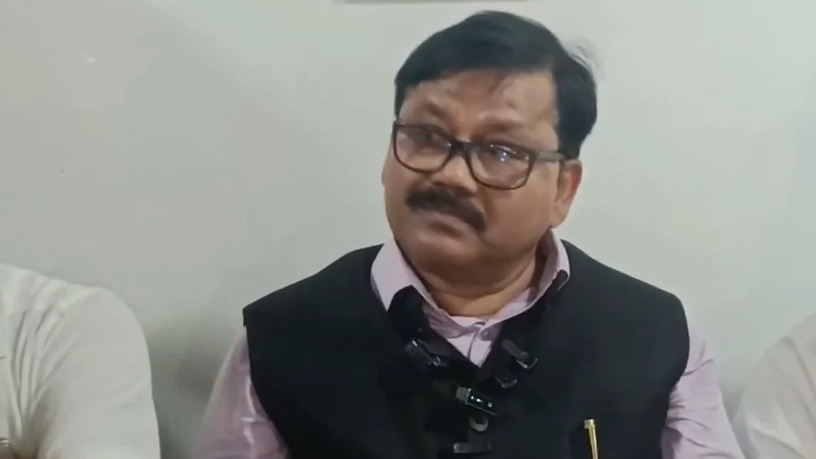 <div class="paragraphs"><p>جے ڈی یو سے استعفی دینے کے بعد نامہ نگاروں سے بات کرتے ہوئے سابق رکن اسمبلی ماسٹر مجاہد عالم (ویڈیو گریب)</p></div>