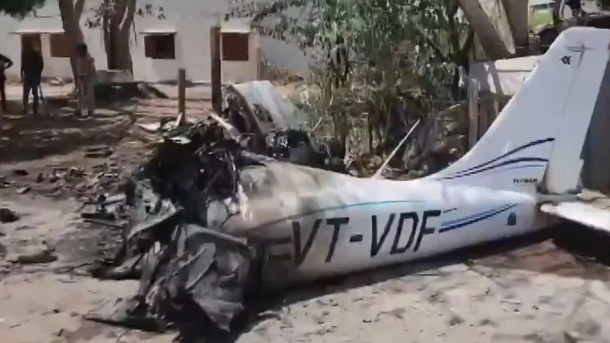 <div class="paragraphs"><p>حادثے کا شکارطیارہ (ویڈیو گریب)</p></div>