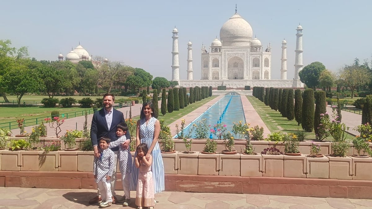 <div class="paragraphs"><p>تاج محل کا دیدار کرنے پہنچے امریکی نائب صدر جے ڈی وینس، تصویر&nbsp;<a href="https://x.com/ANI">@ANI</a></p></div>