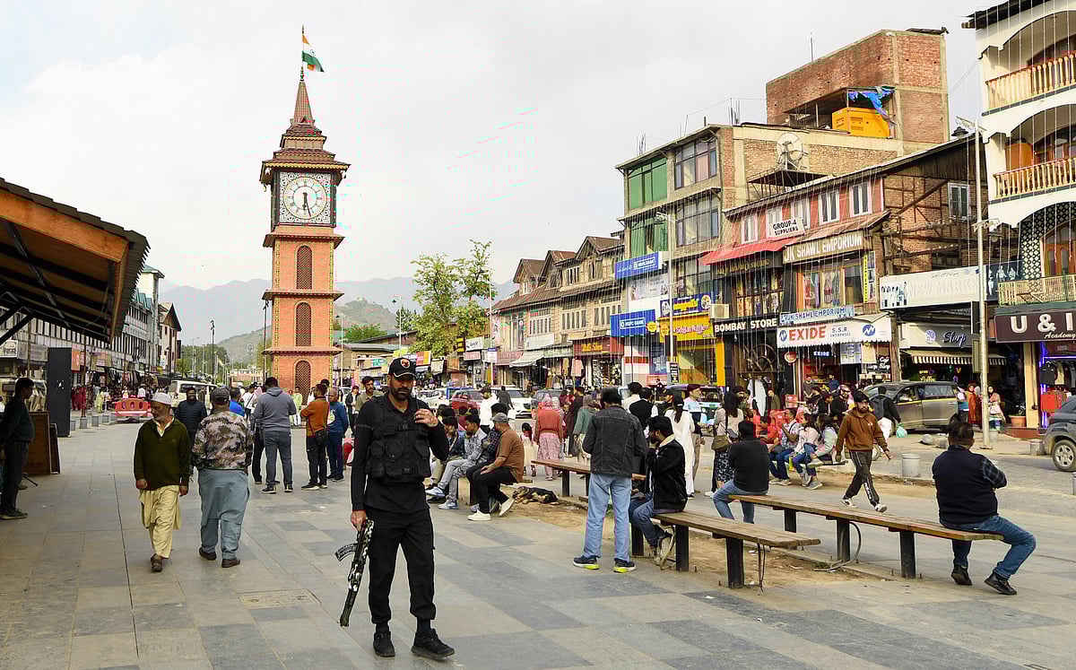 پہلگام حملہ: وادی میں سوگ، امدادی سرگرمیاں جاری، سیاحوں کی واپسی کا عمل تیز