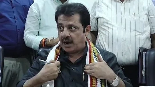 <div class="paragraphs"><p>ضمیر احمد خان، ویڈیو گریب</p></div>