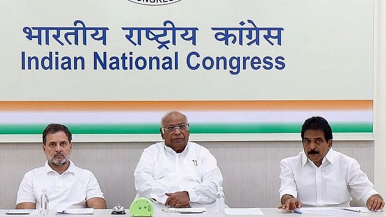 ’ہم جوانوں کے ساتھ کھڑے ہیں‘، آپریشن سندور کی کامیابی کے بعد کانگریس مجلس عاملہ نے فوج کو کیا سلام