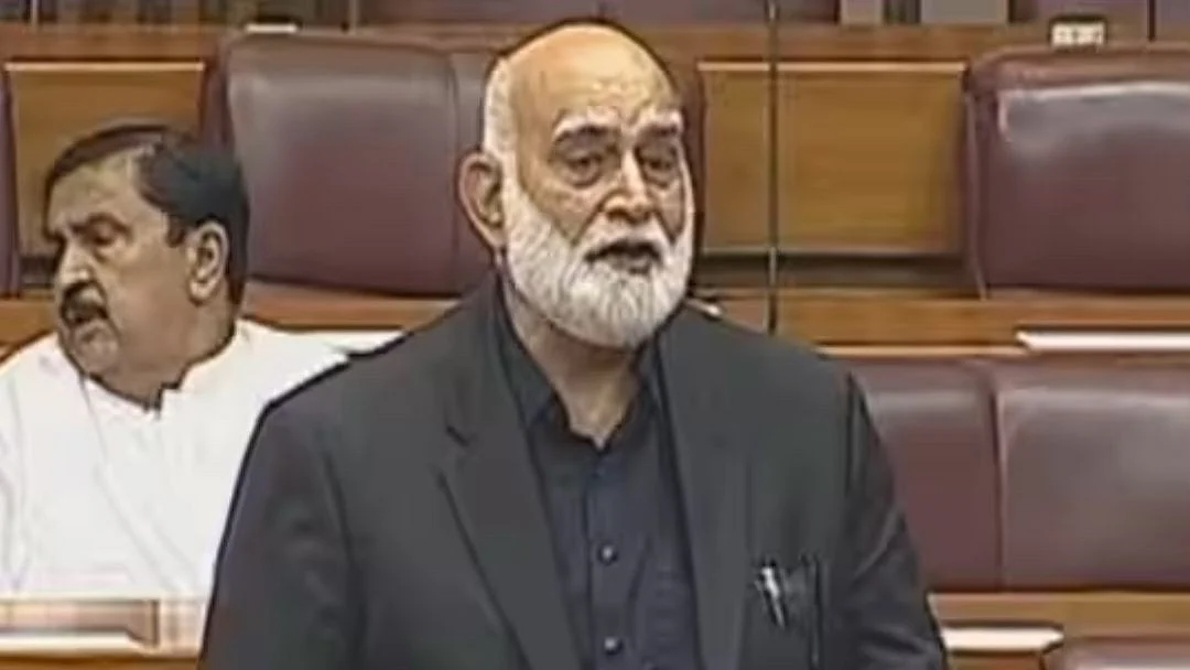 <div class="paragraphs"><p>پاکستانی رکن پارلیمنٹ طاہر اقبال، ویڈیو گریب</p></div>