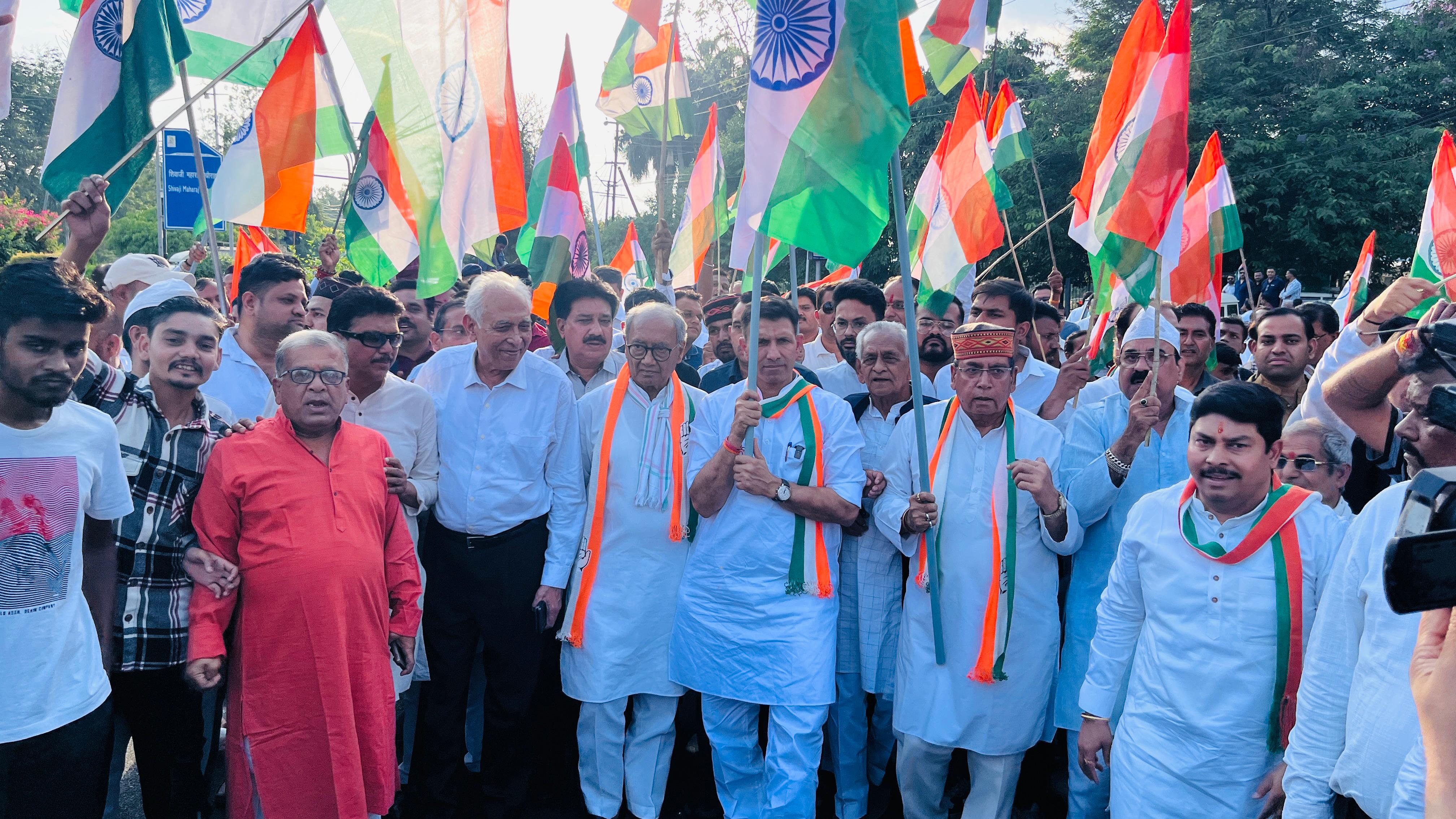 <div class="paragraphs"><p>مدھیہ پردیش میں ’جئے ہند یاترا‘ کا منظر</p></div>