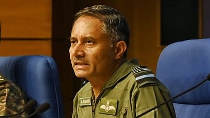 <div class="paragraphs"><p>ایئر مارشل اے کے بھارتی</p></div>