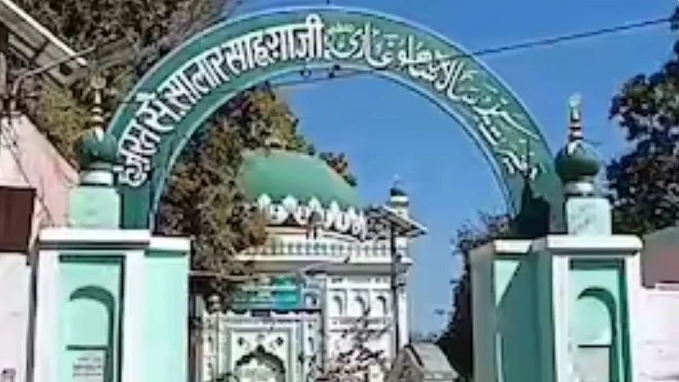 <div class="paragraphs"><p>حضرت سید سالار ساہو غازی کی درگاہ</p></div>
