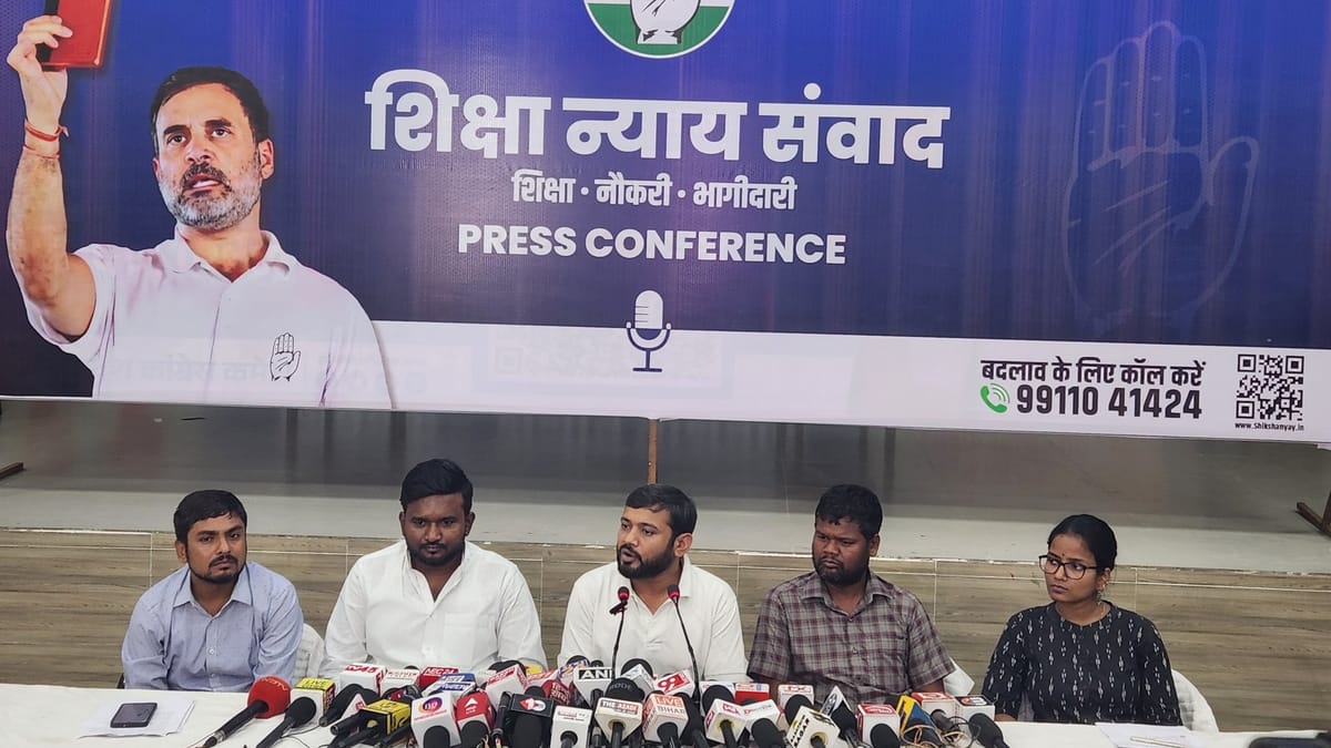 <div class="paragraphs"><p>صداقت آشرم میں پریس کانفرنس سے خطاب کرتے ہوئے کنہیا کمار</p></div>