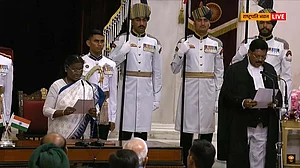 ملک کے 52ویں چیف جسٹس آف انڈیا بنے بی آر گوئی، صدر جمہوریہ نے دلایا حلف