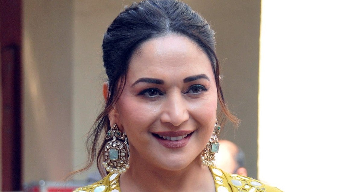 مادھوری دکشت نے اپنی اداؤں سے سب پر جادو کر دیا