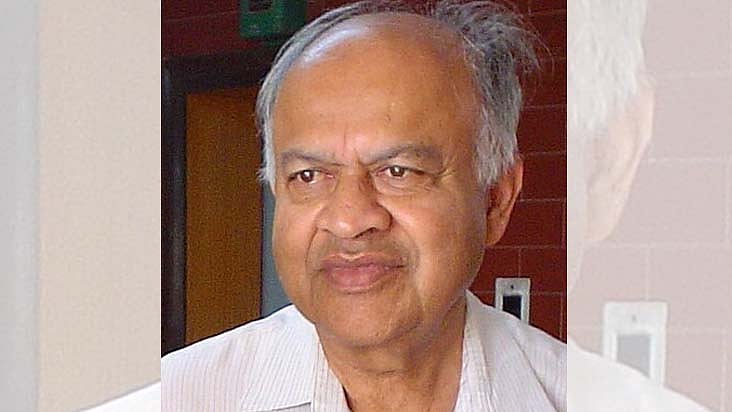 <div class="paragraphs"><p>جینت نارلیکر</p></div>