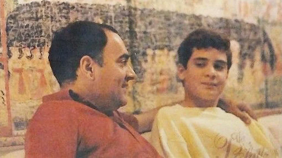 <div class="paragraphs"><p>اپنے والد راجیو گاندھی کے ہمراہ راہل گاندھی / بشکریہ ایکس</p></div>