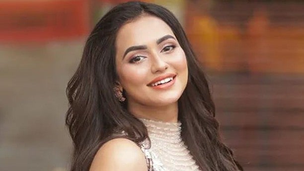 بنگلہ دیش: قتل کے ایک معاملہ میں ایئرپورٹ سے گرفتار کی گئی معروف اداکارہ نصرت فاریہ نے توڑی خاموشی